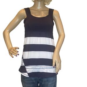 Lululemon Chase Me Tank Top Light Support Indigo White Bold Stripes Size 4 EUC